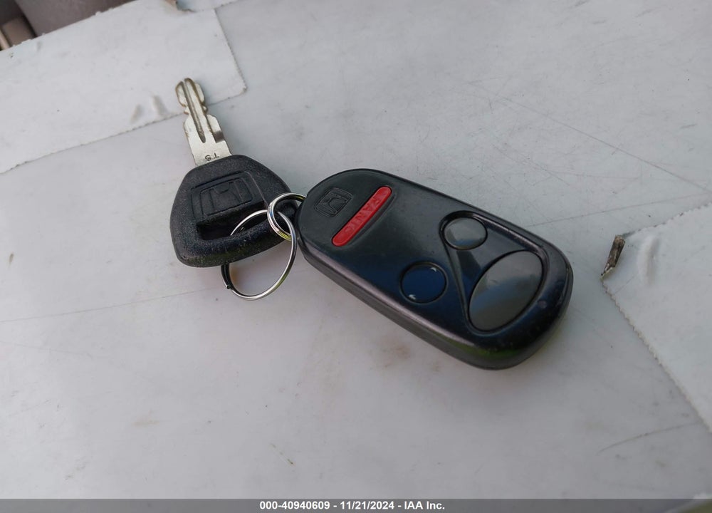 2001 HONDA ACCORD 3.0 LX VIN: 1HGCG164X1A027244