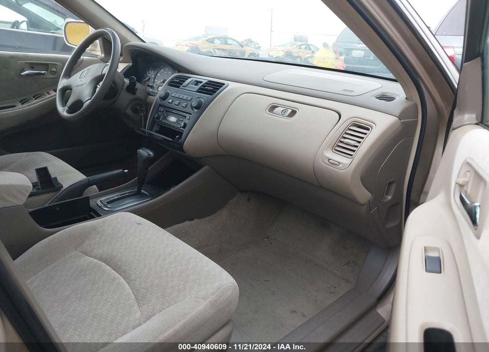 2001 HONDA ACCORD 3.0 LX VIN: 1HGCG164X1A027244