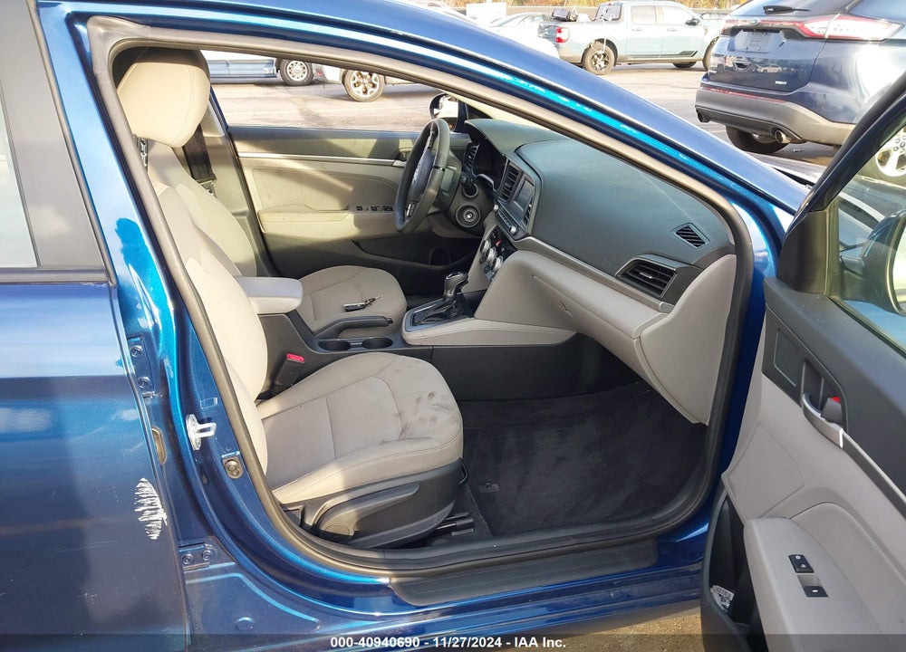 2019 HYUNDAI ELANTRA VIN: 5NPD74LF5KH410173