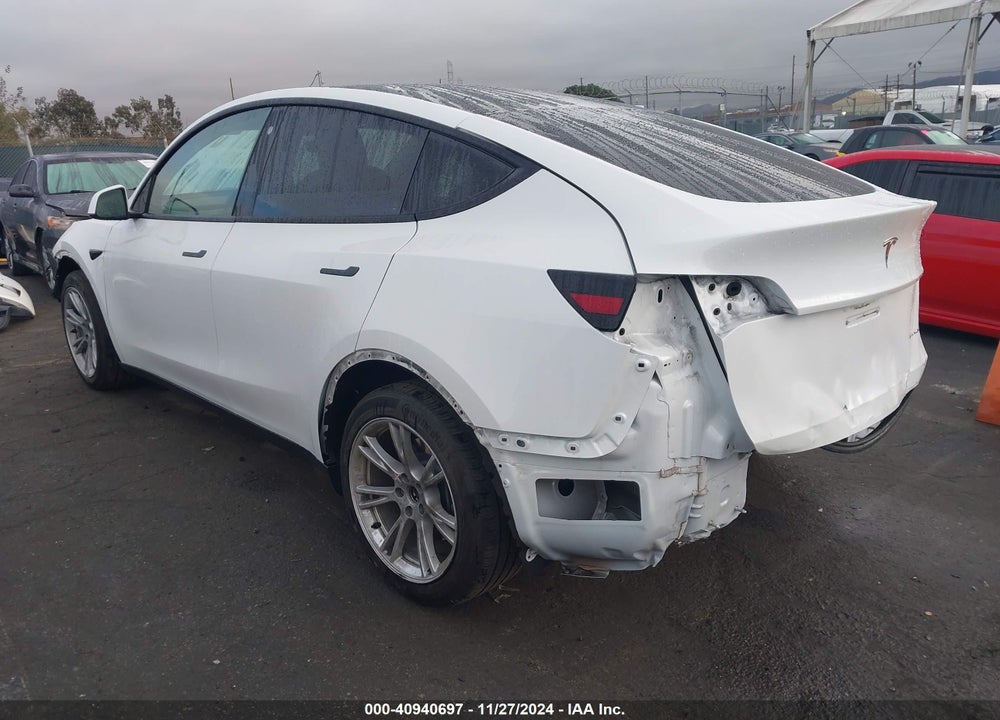 2022 TESLA MODEL Y LONG RANGE DUAL MOTOR ALL-WHEEL DRIVE VIN: 7SAYGAEE5NF553411