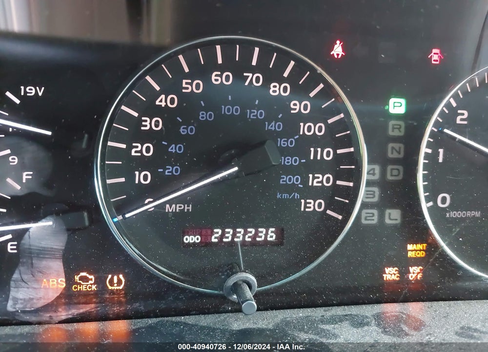 2006 LEXUS LX 470 VIN: JTJHT00W064011853