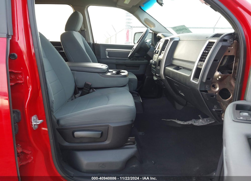 2019 RAM 1500 CLASSIC SLT 4X2 6'4 BOX VIN: 1C6RR6TT1KS657765