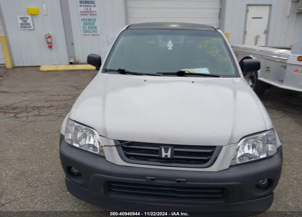 2000 HONDA CR-V LX VIN: JHLRD2846YC012682