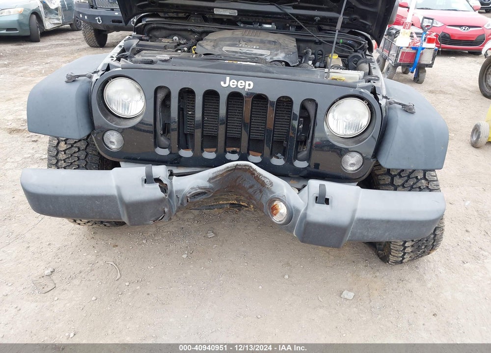 2014 JEEP WRANGLER UNLIMITED SPORT VIN: 1C4HJWDG2EL176922
