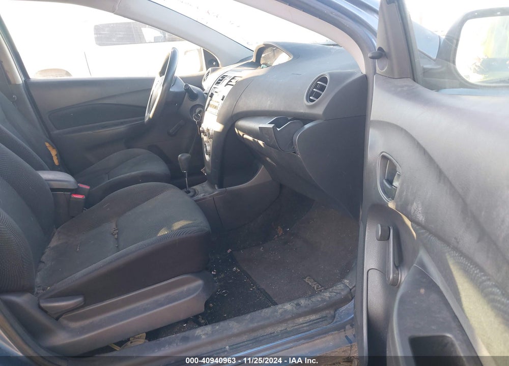 2009 TOYOTA YARIS VIN: JTDBT903391332827