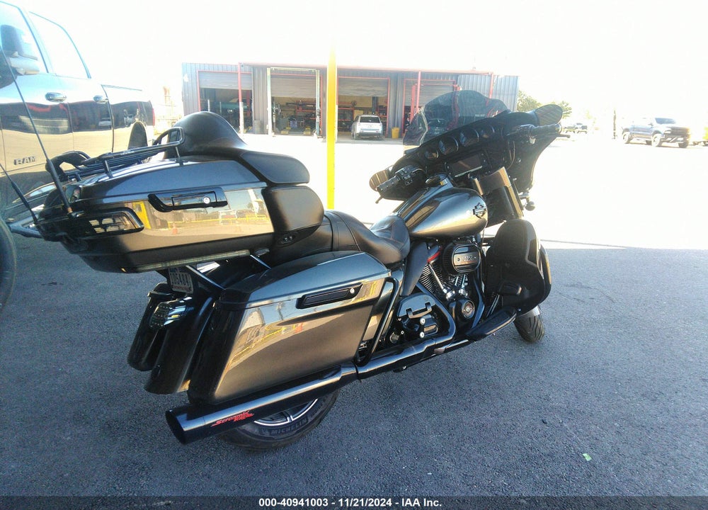 2018 HARLEY-DAVIDSON FLHTKSE CVO LIMITED VIN: 1HD1TEH15JB958898