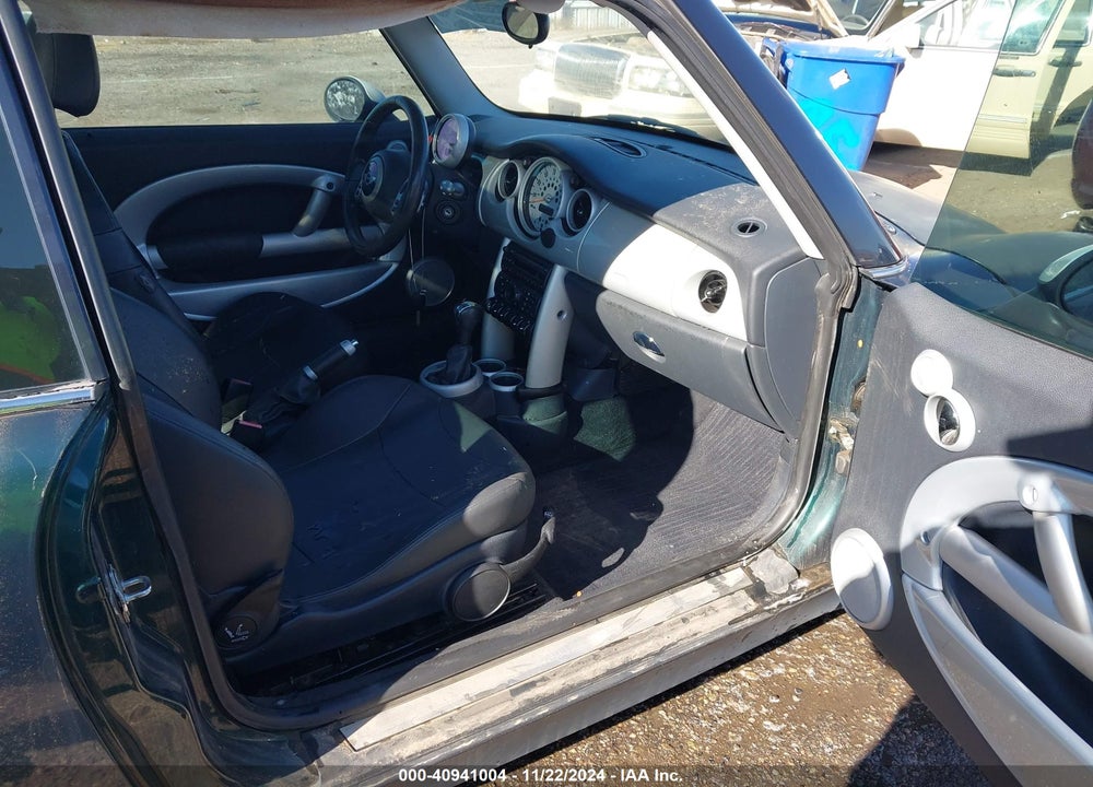 2004 MINI COOPER VIN: WMWRC33474TJ54608