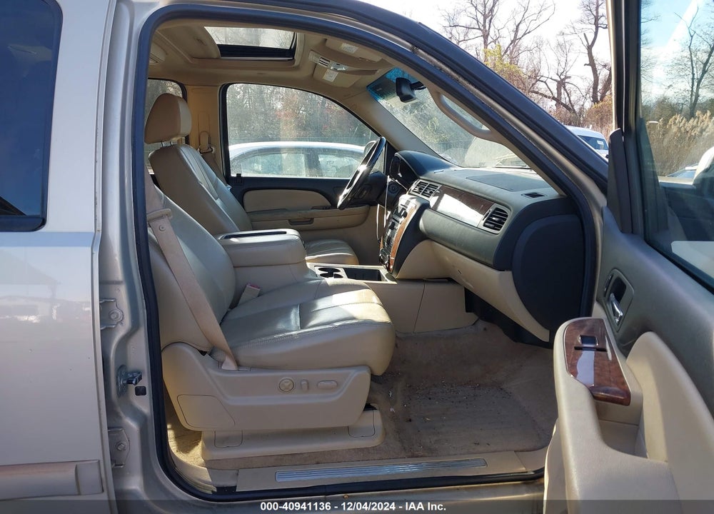 2007 CHEVROLET SUBURBAN 1500 LT VIN: 3GNFK16357G201935