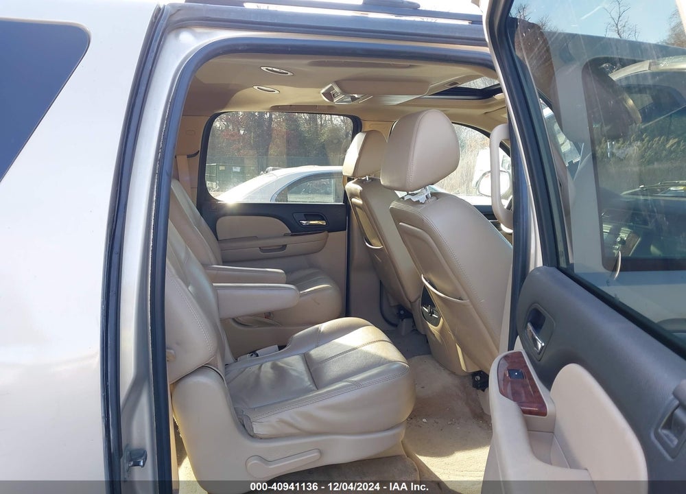 2007 CHEVROLET SUBURBAN 1500 LT VIN: 3GNFK16357G201935