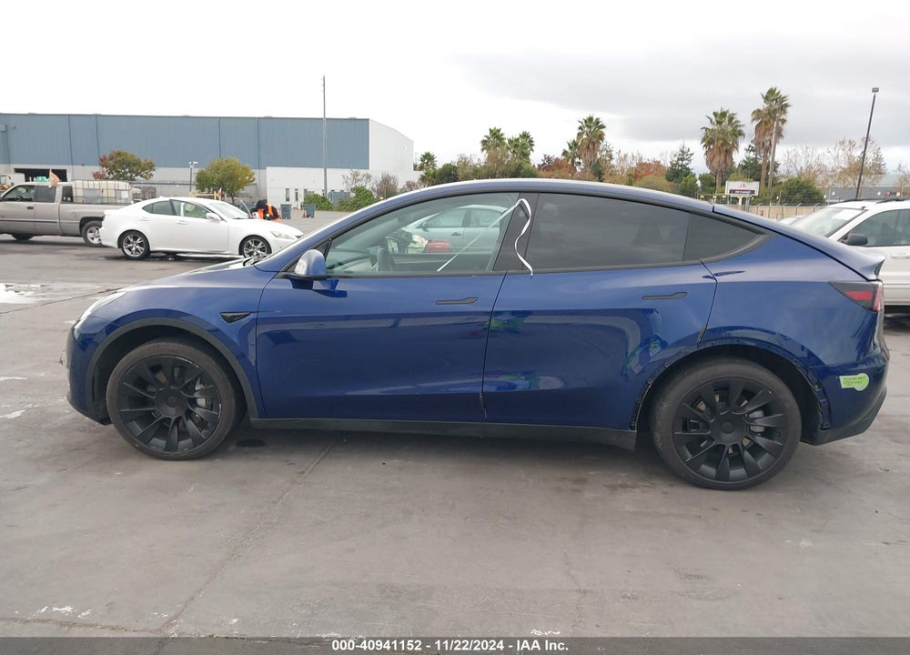 2023 TESLA MODEL Y AWD/LONG RANGE DUAL MOTOR ALL-WHEEL DRIVE VIN: 7SAYGDEE5PA122567