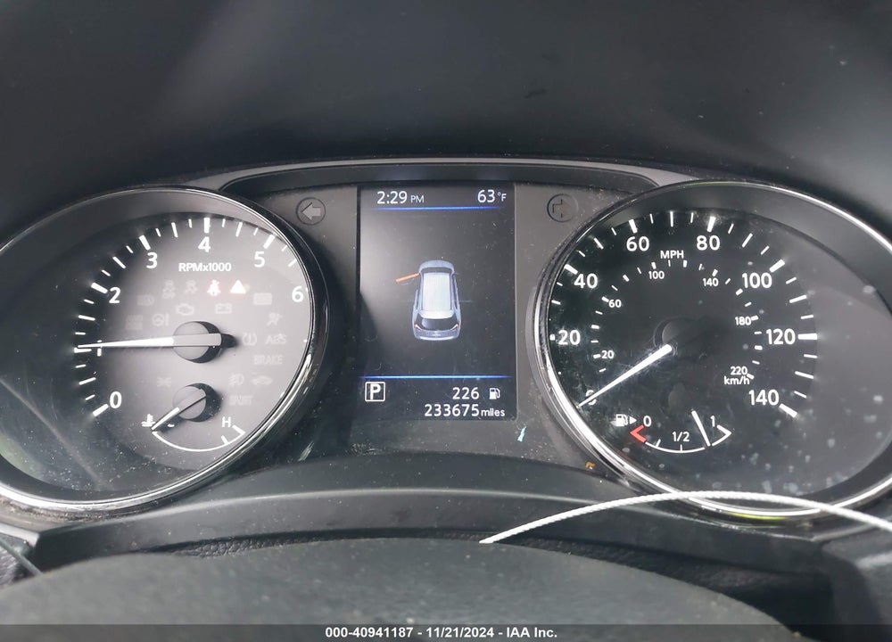 2018 NISSAN ROGUE S VIN: KNMAT2MT0JP606323