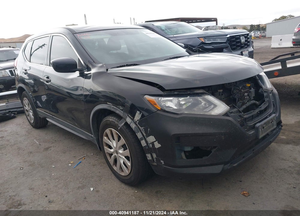 2018 NISSAN ROGUE S VIN: KNMAT2MT0JP606323