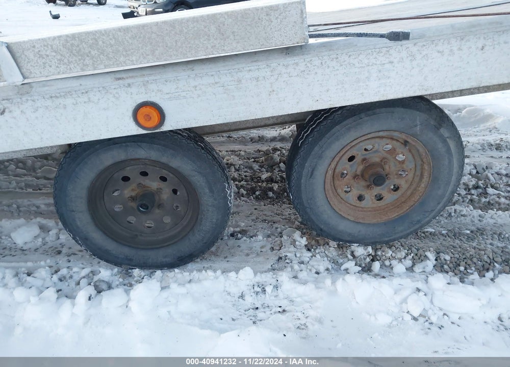 2004 NEWAIRE 24 FT SLEDBED VIN: 5A8MU272142030063