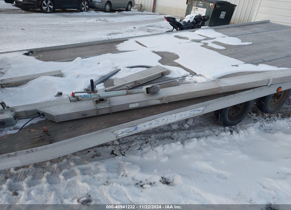 2004 NEWAIRE 24 FT SLEDBED VIN: 5A8MU272142030063