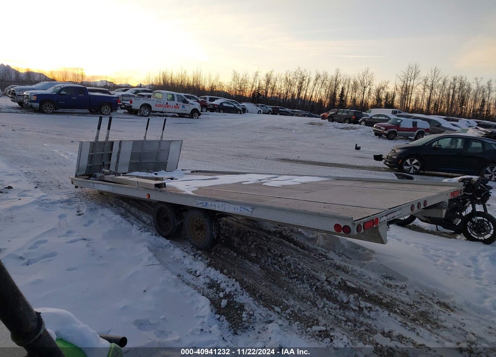 2004 NEWAIRE 24 FT SLEDBED VIN: 5A8MU272142030063