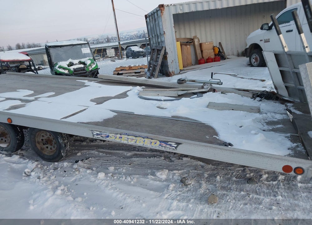 2004 NEWAIRE 24 FT SLEDBED VIN: 5A8MU272142030063