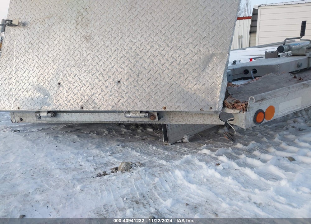 2004 NEWAIRE 24 FT SLEDBED VIN: 5A8MU272142030063