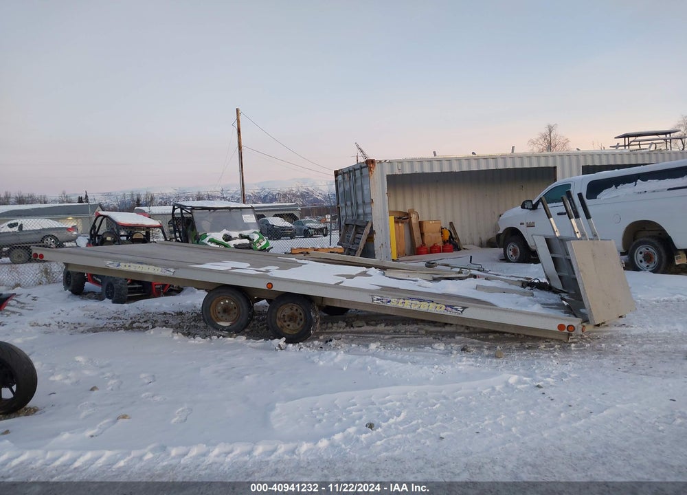 2004 NEWAIRE 24 FT SLEDBED VIN: 5A8MU272142030063