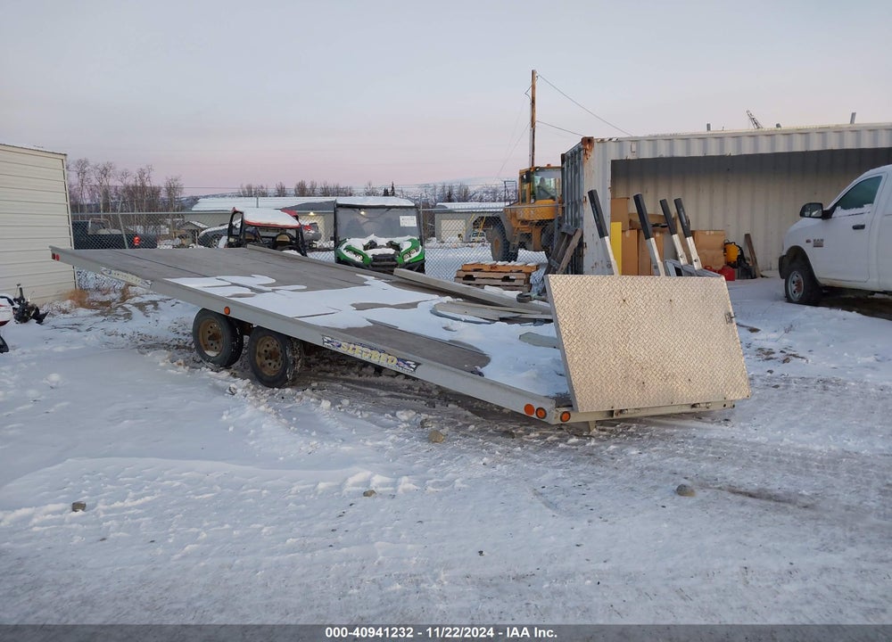 2004 NEWAIRE 24 FT SLEDBED VIN: 5A8MU272142030063