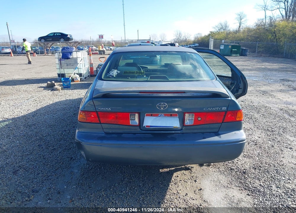 2000 TOYOTA CAMRY LE VIN: 4T1BG22K4YU759121