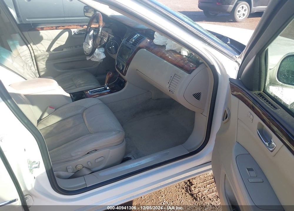 2011 CADILLAC DTS PREMIUM COLLECTION VIN: 1G6KH5E69BU145662