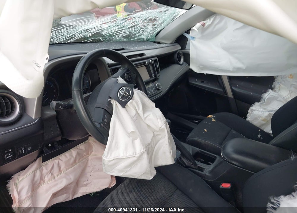 2017 TOYOTA RAV4 XLE VIN: 2T3WFREV7HW380950