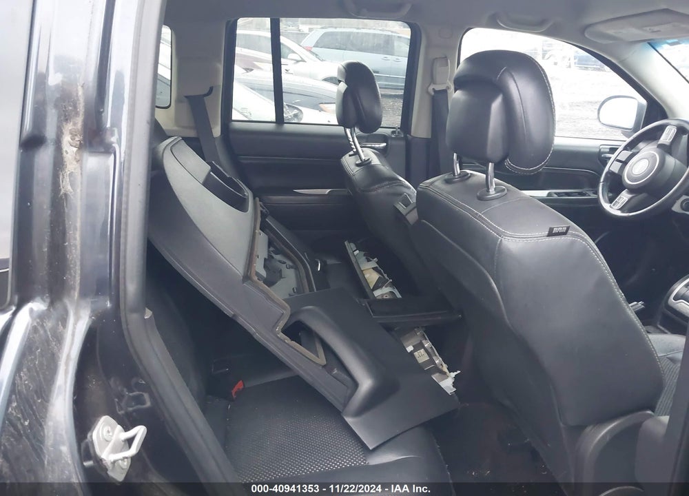 2014 JEEP COMPASS LATITUDE VIN: 1C4NJDEB2ED884592