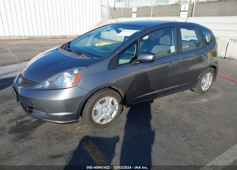 2013 HONDA FIT VIN: JHMGE8H33DC064114