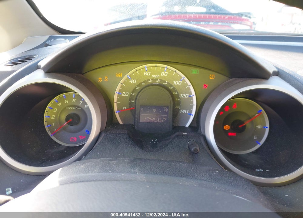 2013 HONDA FIT VIN: JHMGE8H33DC064114