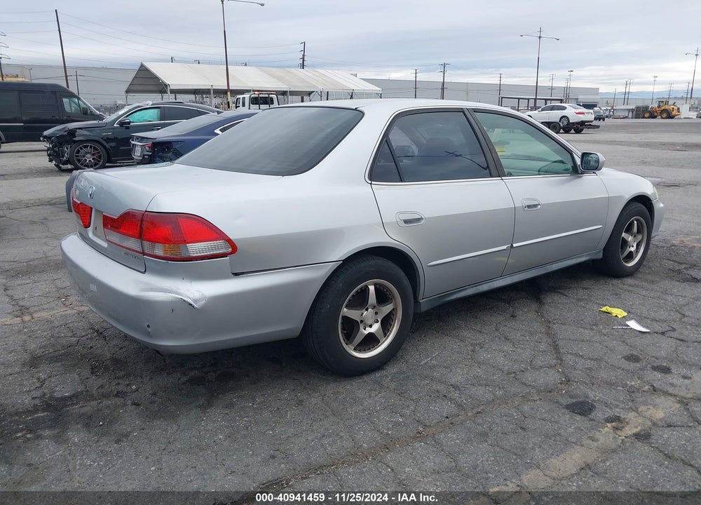 2001 HONDA ACCORD 2.3 LX VIN: JHMCG665X1C014422