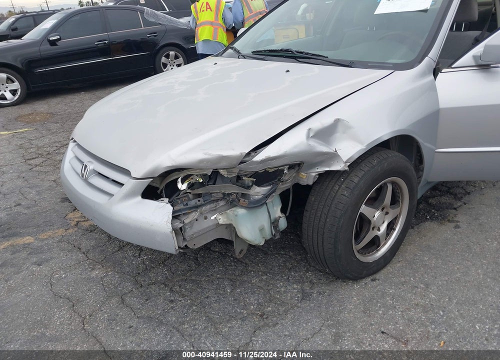 2001 HONDA ACCORD 2.3 LX VIN: JHMCG665X1C014422