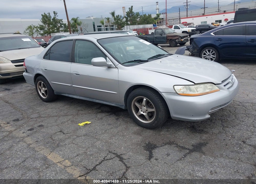 2001 HONDA ACCORD 2.3 LX VIN: JHMCG665X1C014422