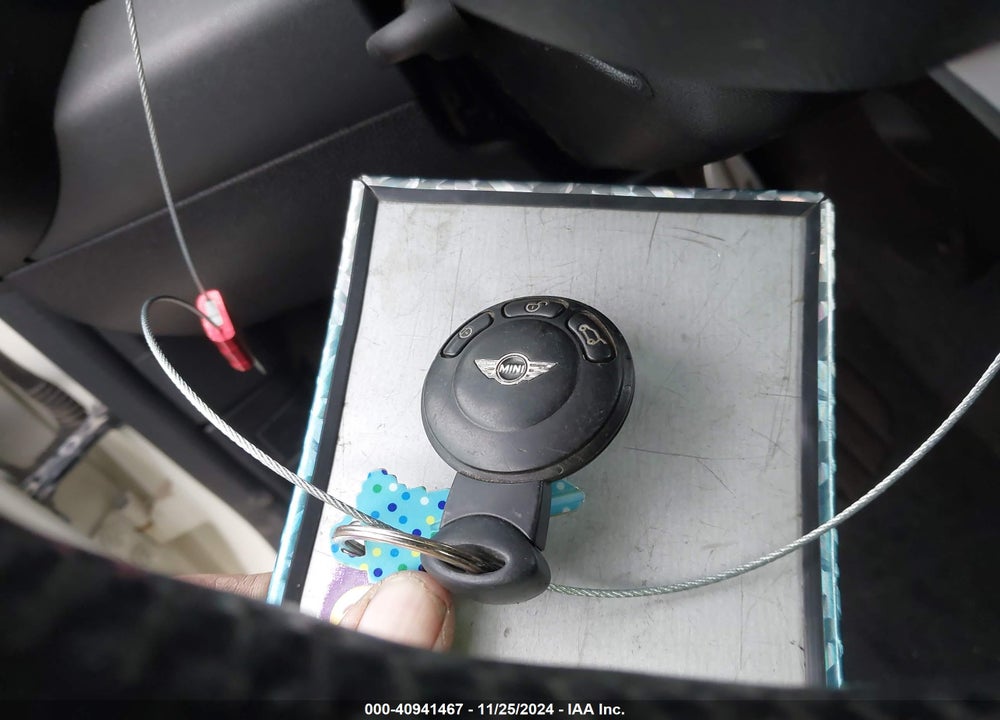 2010 MINI COOPER S VIN: WMWMF7C50ATX44842