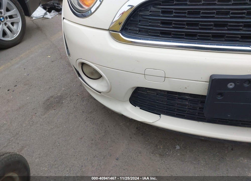 2010 MINI COOPER S VIN: WMWMF7C50ATX44842