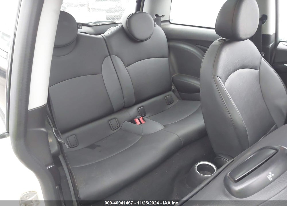 2010 MINI COOPER S VIN: WMWMF7C50ATX44842