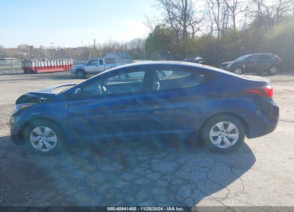 2016 HYUNDAI ELANTRA SE VIN: 5NPDH4AE8GH713947