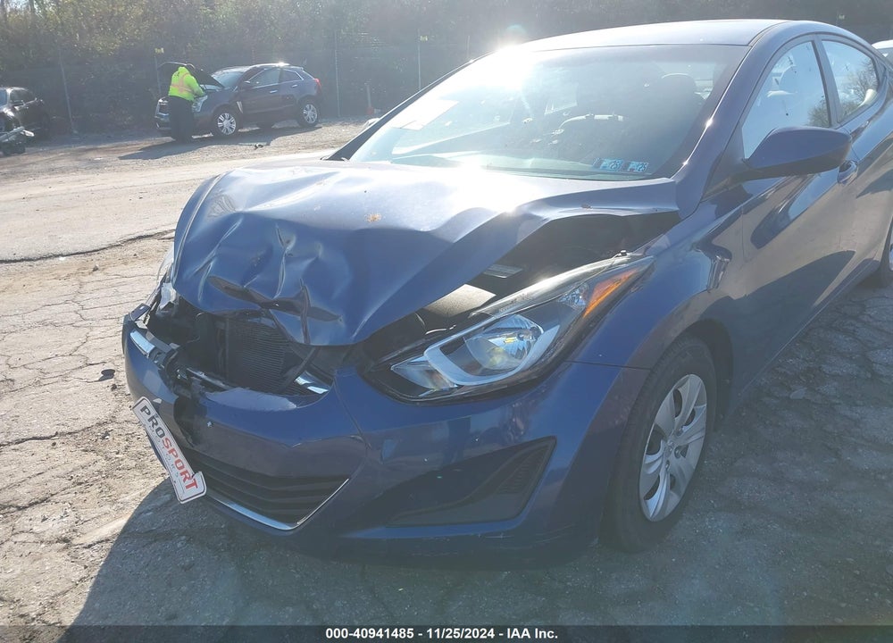 2016 HYUNDAI ELANTRA SE VIN: 5NPDH4AE8GH713947