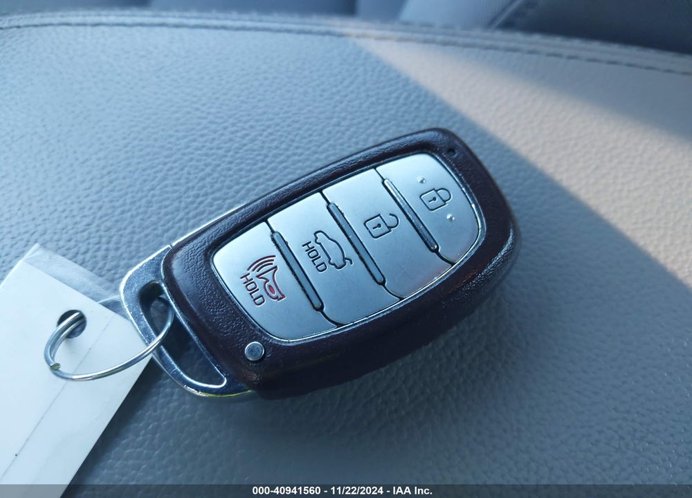 2017 HYUNDAI ELANTRA SE VIN: KMHD84LF3HU106024