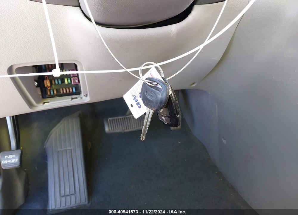 2014 KIA SEDONA LX VIN: KNDMG4C72E6549023