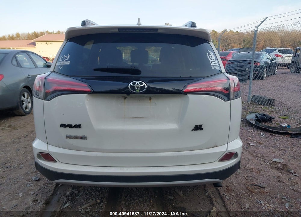2017 TOYOTA RAV4 SE VIN: JTMJFREV9HJ121952