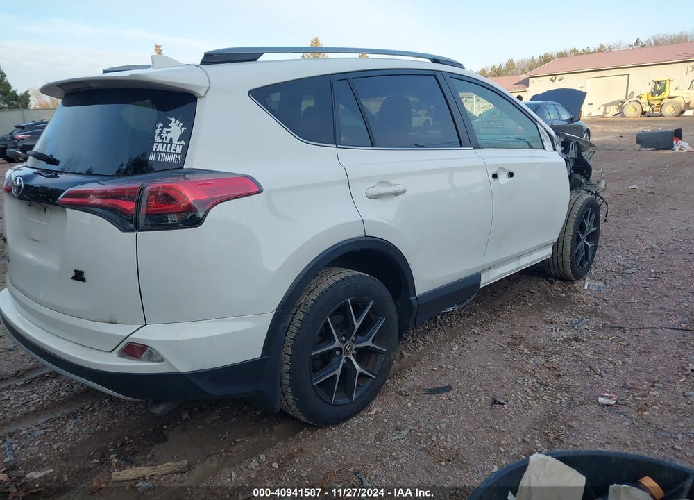 2017 TOYOTA RAV4 SE VIN: JTMJFREV9HJ121952