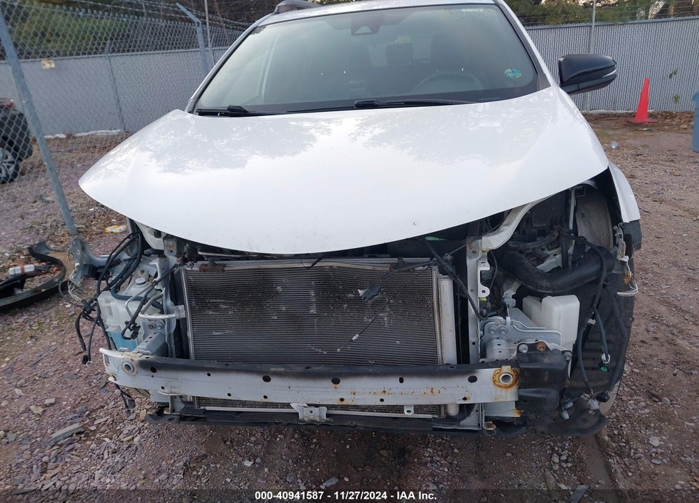 2017 TOYOTA RAV4 SE VIN: JTMJFREV9HJ121952