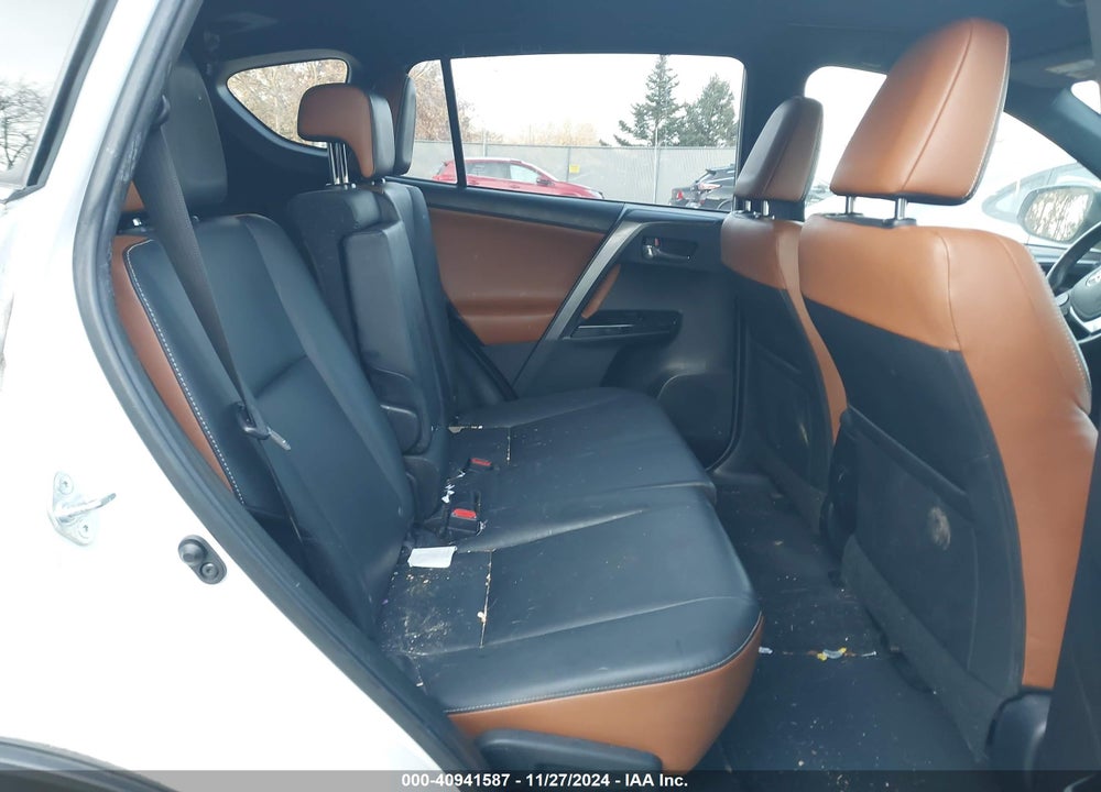 2017 TOYOTA RAV4 SE VIN: JTMJFREV9HJ121952