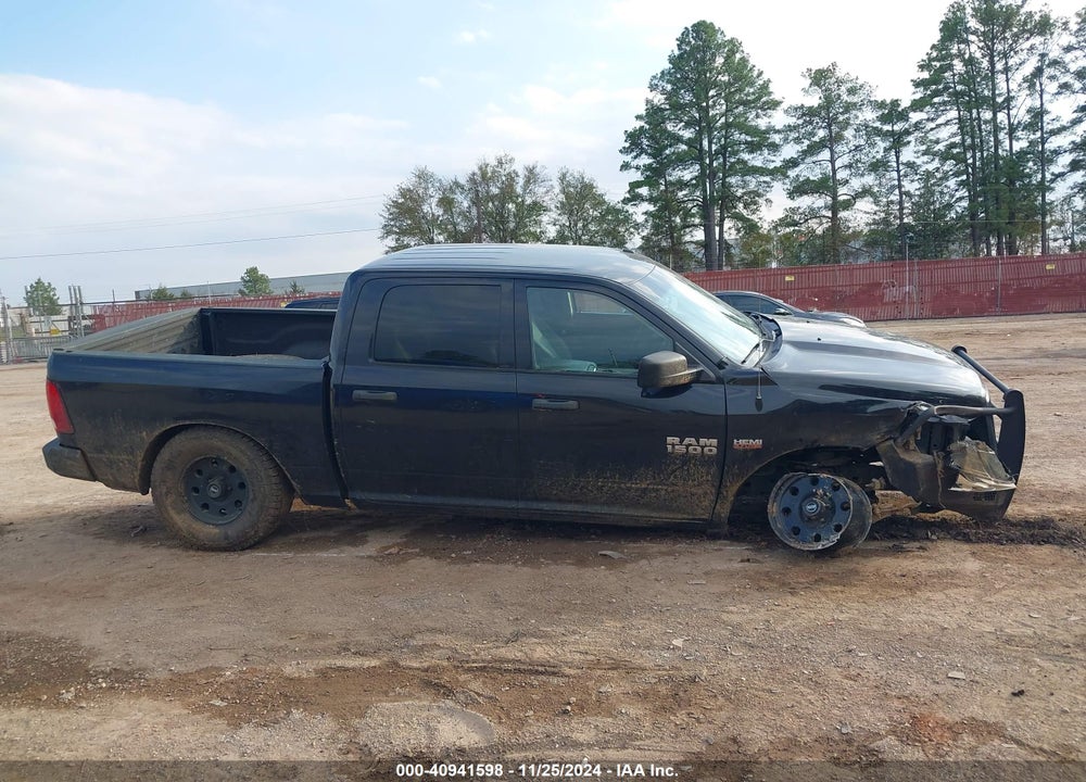 2017 RAM 1500 VIN: 3C6RR7KT8HG555970