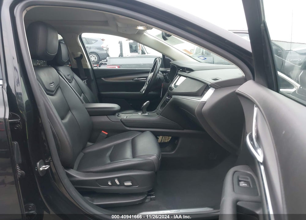 2017 CADILLAC XT5 LUXURY VIN: 1GYKNBRSXHZ247957