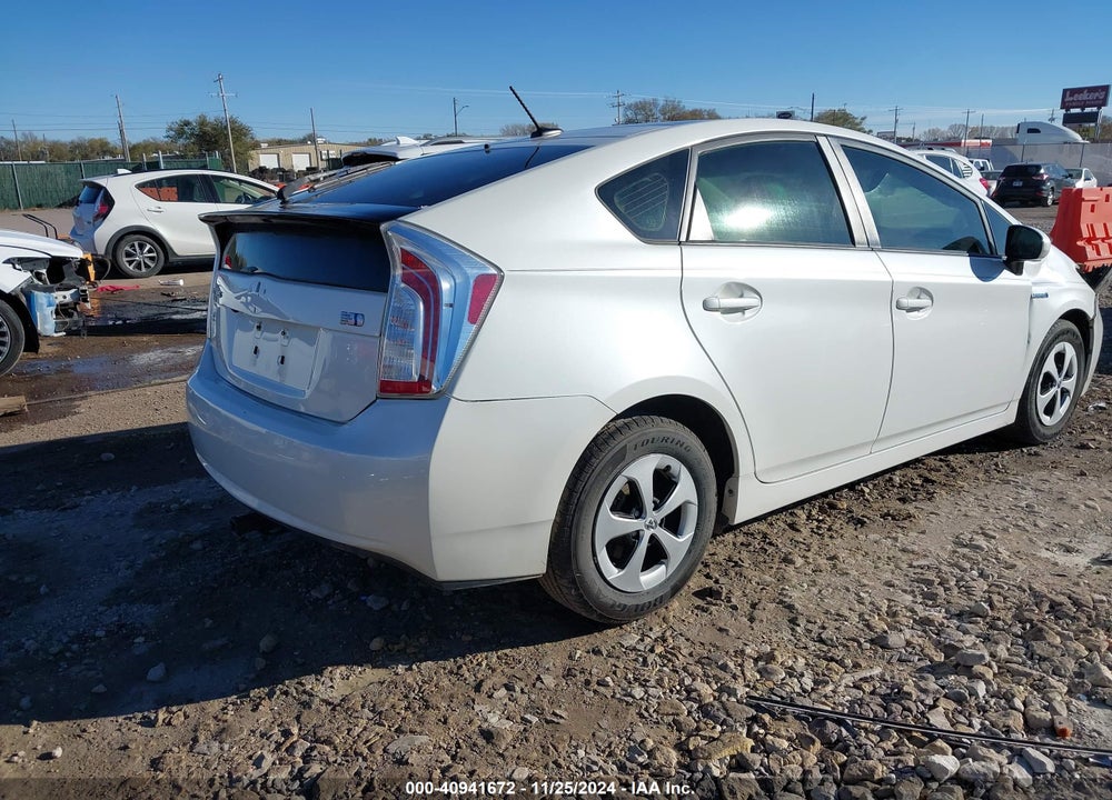 2015 TOYOTA PRIUS VIN: JTDKN3DU2F0432493