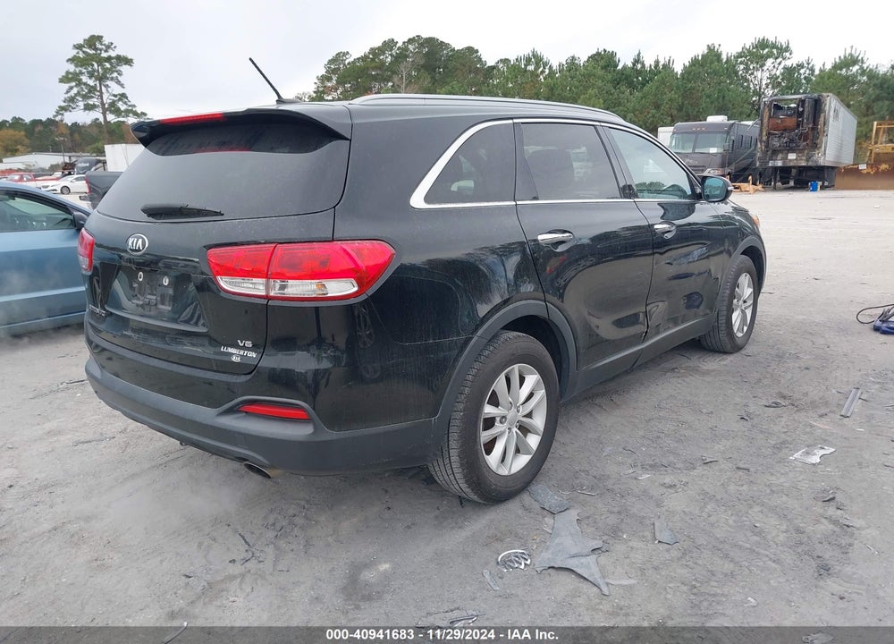 2017 KIA SORENTO 3.3L LX VIN: 5XYPG4A53HG191740