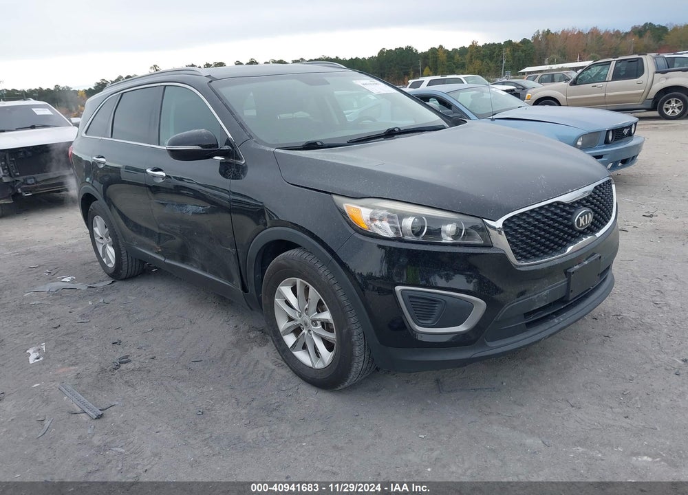 2017 KIA SORENTO 3.3L LX VIN: 5XYPG4A53HG191740