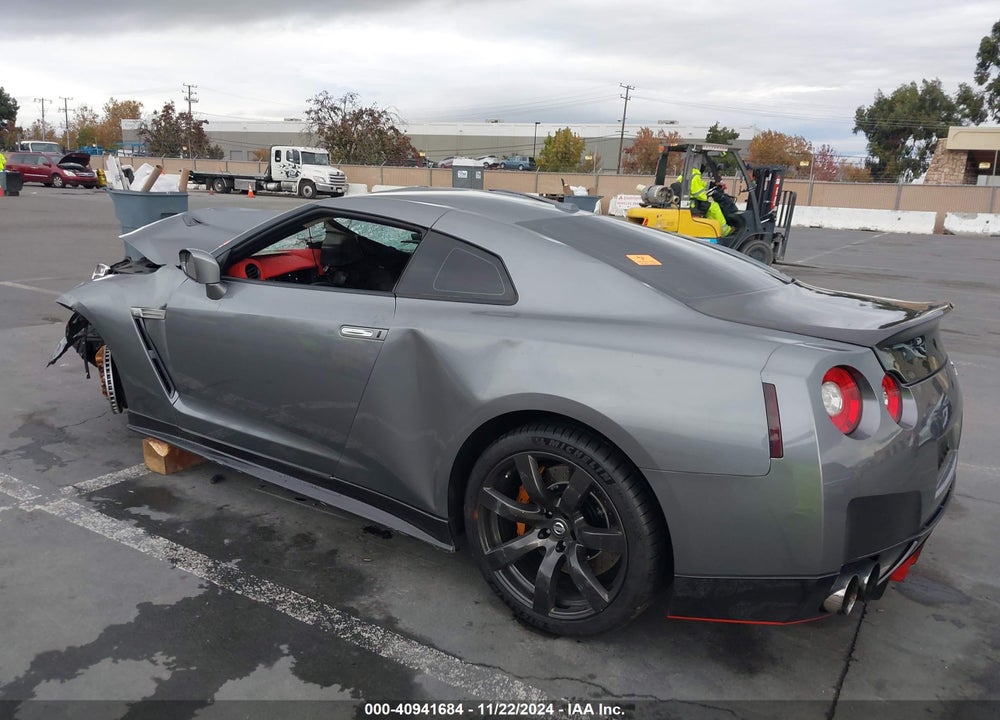 2010 NISSAN GT-R PREMIUM VIN: JN1AR5EF7AM230782