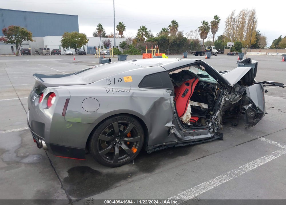 2010 NISSAN GT-R PREMIUM VIN: JN1AR5EF7AM230782